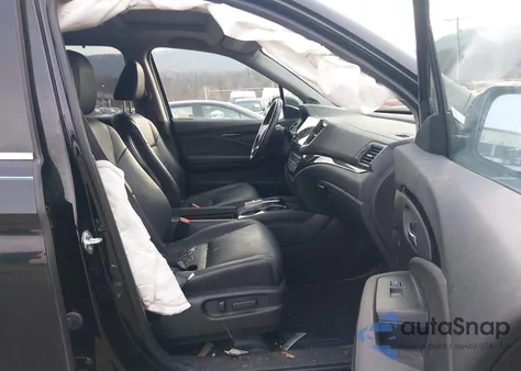 2021 Honda Pilot Awd Touring 8 Passenger z USA, uszkodzony, nr VIN 5FNYF6H91MB077927